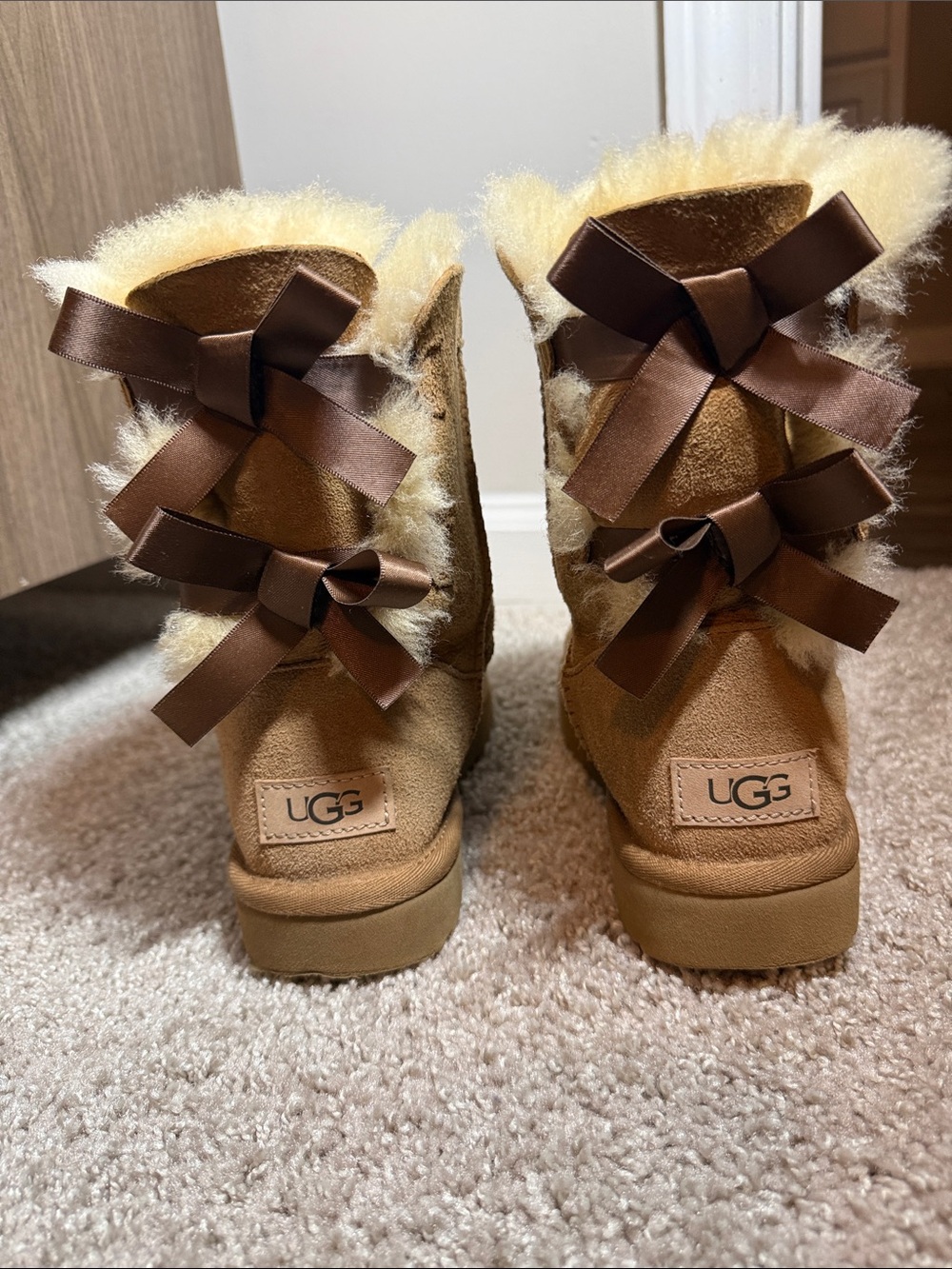 UGG Kids Chestnut Sheepskin Bow-Back Boots